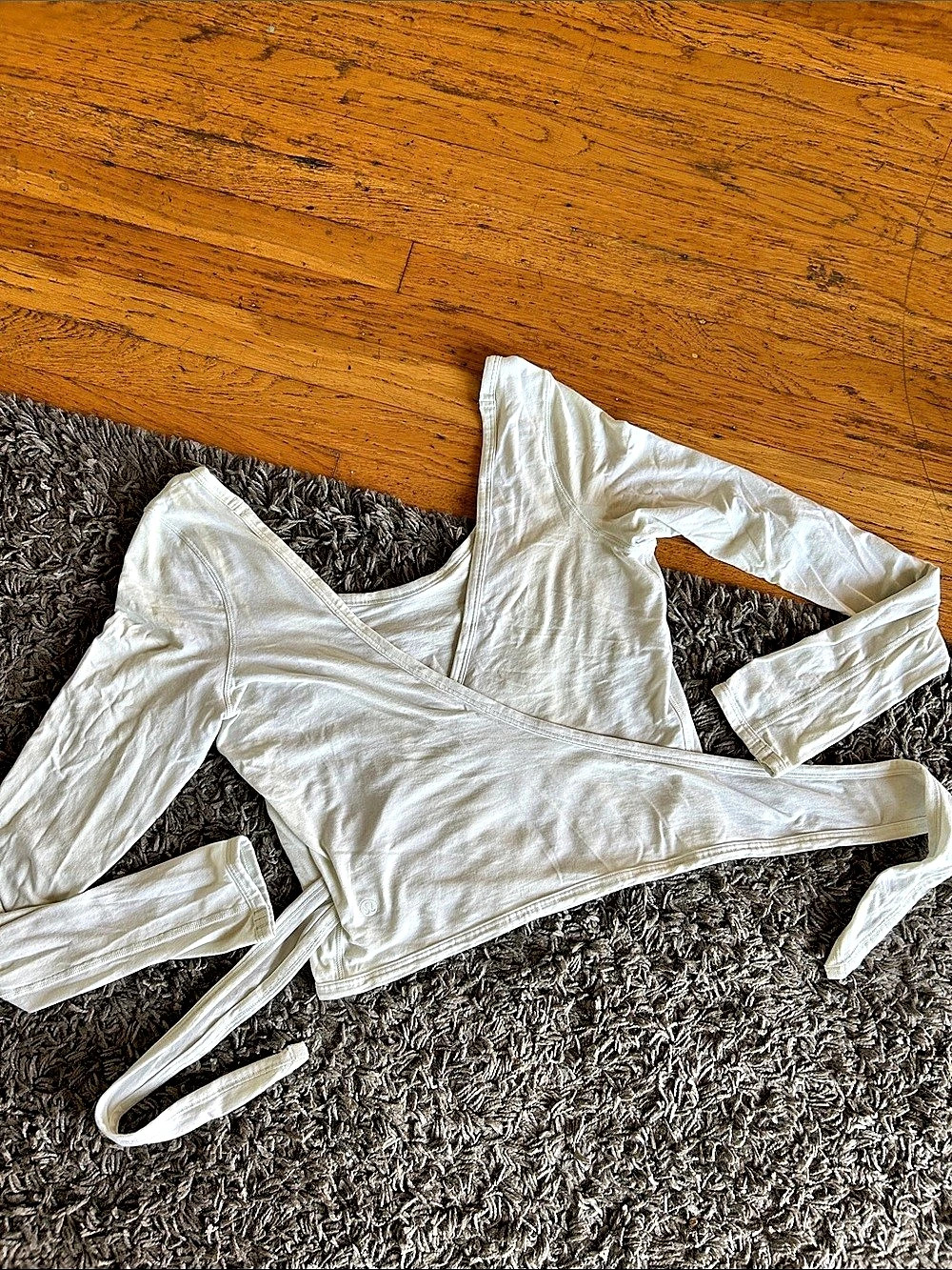 Lululemon Tied To It Wrap Long Sleeve Heathered White Reversible Ballet Top Sml